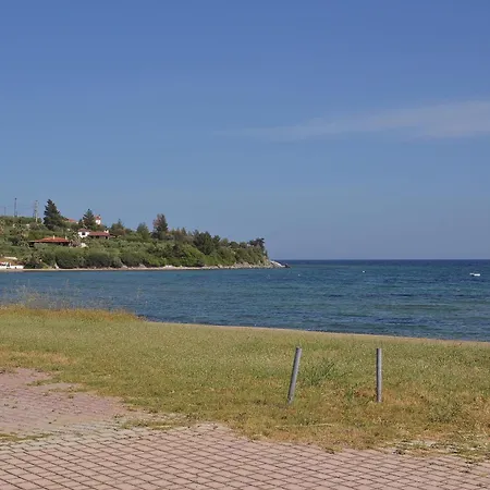 The Sea House 3 *