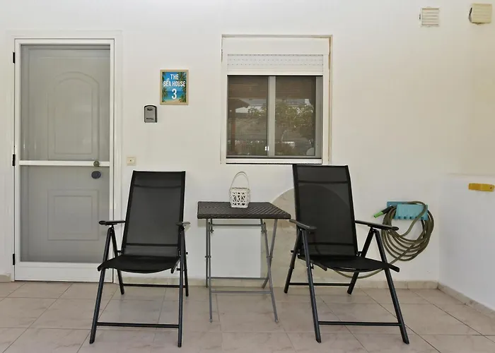 The Sea House 3 *