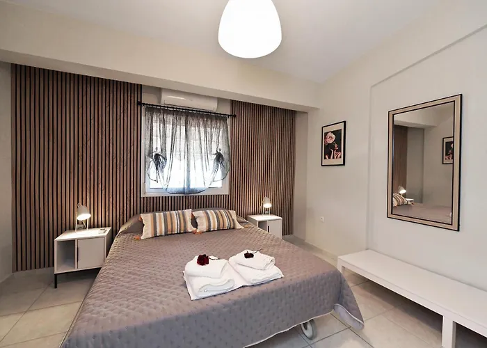 The Sea House 3 *