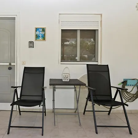 The Sea House 3 *