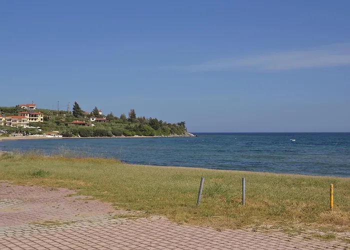The Sea House 3 *